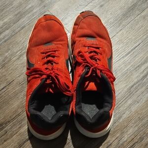 GOOD CONDITION SZ 10 MEN'S Red Athletic Men's Shoes